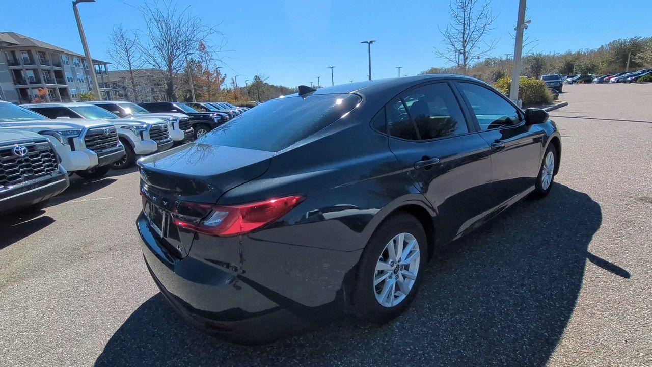 Toyota Camry Le - Thumbnail 2