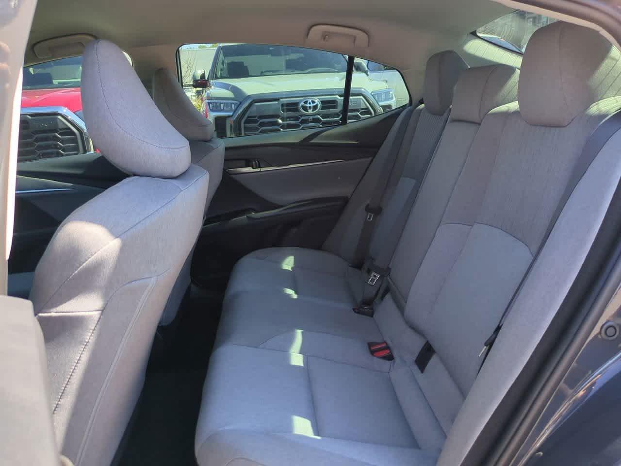 Toyota Camry Le - Thumbnail 14