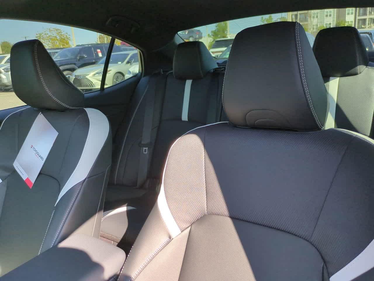 Toyota Camry Se - Thumbnail 9