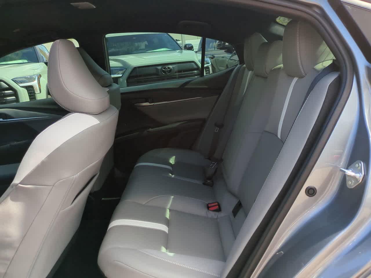 Toyota Camry Se - Thumbnail 14