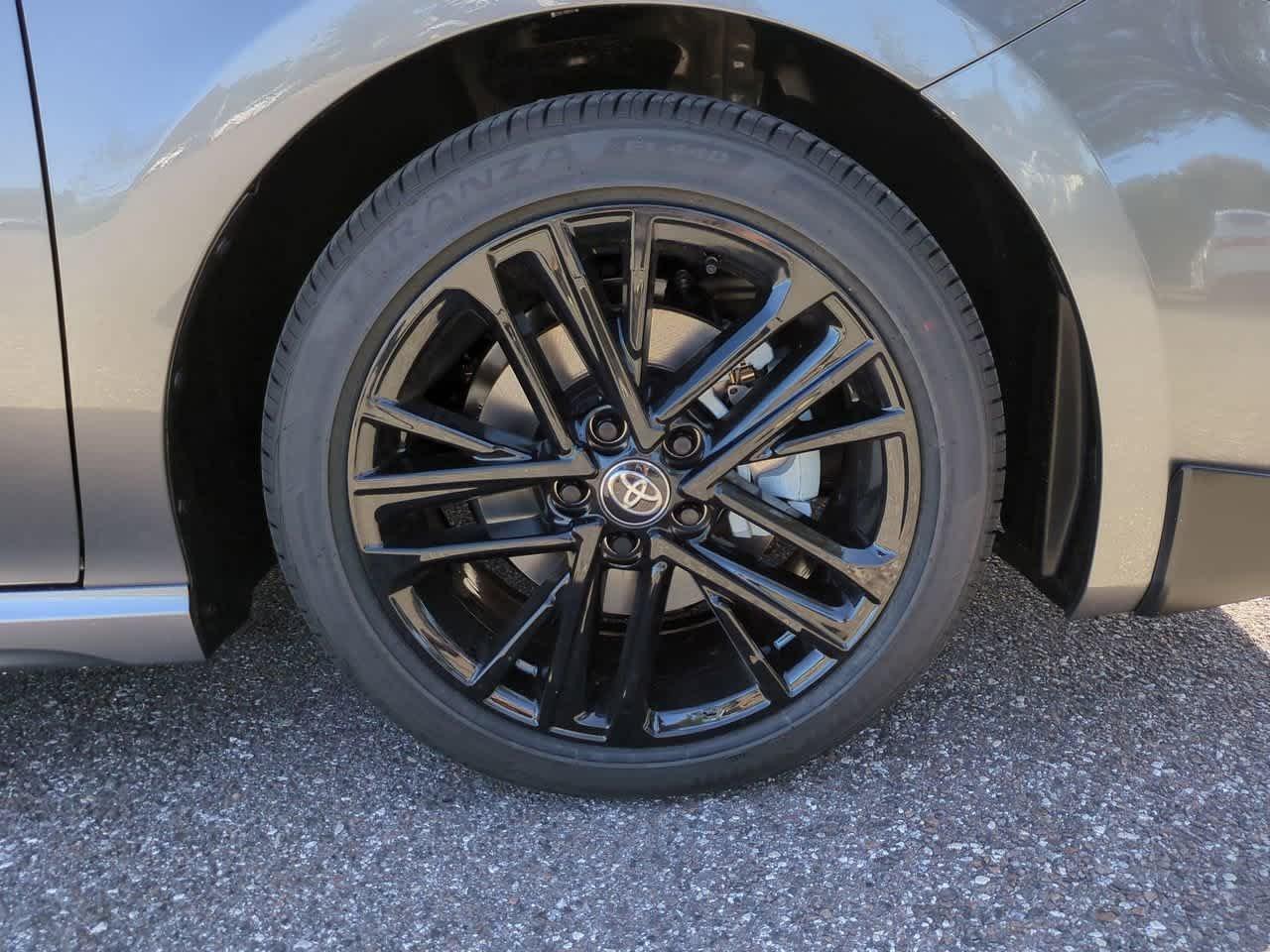 Toyota Camry Se - Thumbnail 12