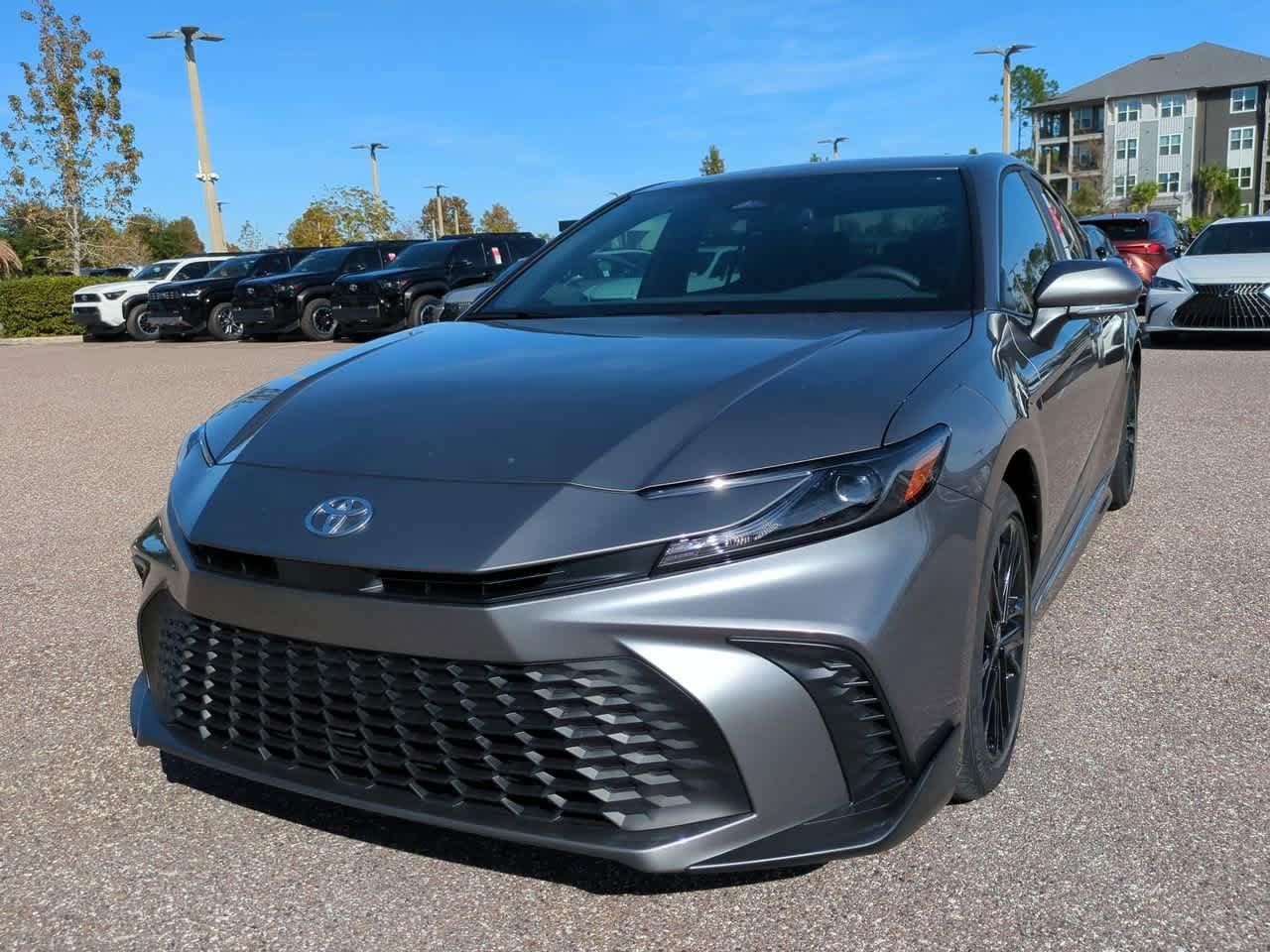 Toyota Camry Se - Thumbnail 3