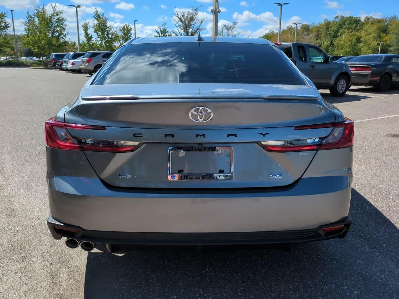 Toyota Camry Se - Thumbnail 6