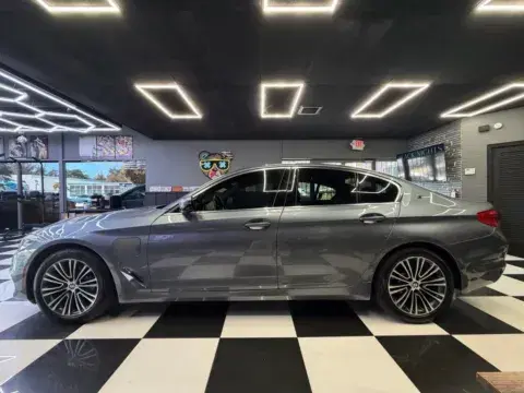 BMW 5 Series 530E Iperformance Sedan 4D - Thumbnail 3