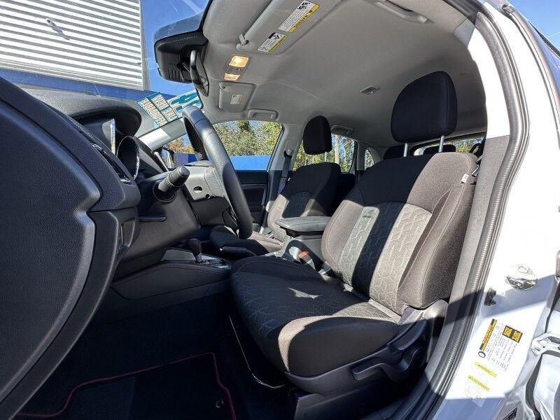 Mitsubishi Outlander Sport - Thumbnail 12