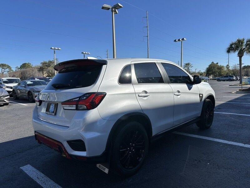 Mitsubishi Outlander Sport - Thumbnail 6