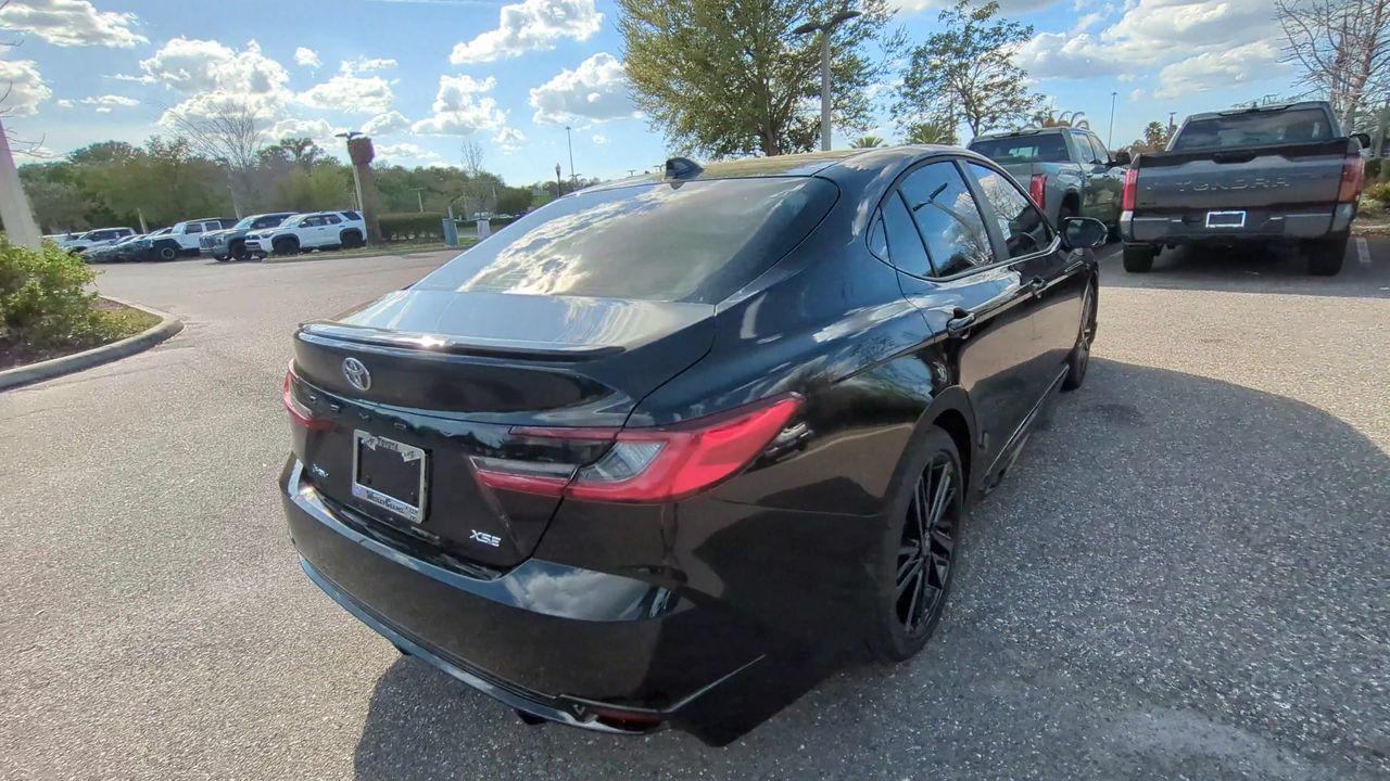 Toyota Camry Xse - Thumbnail 2