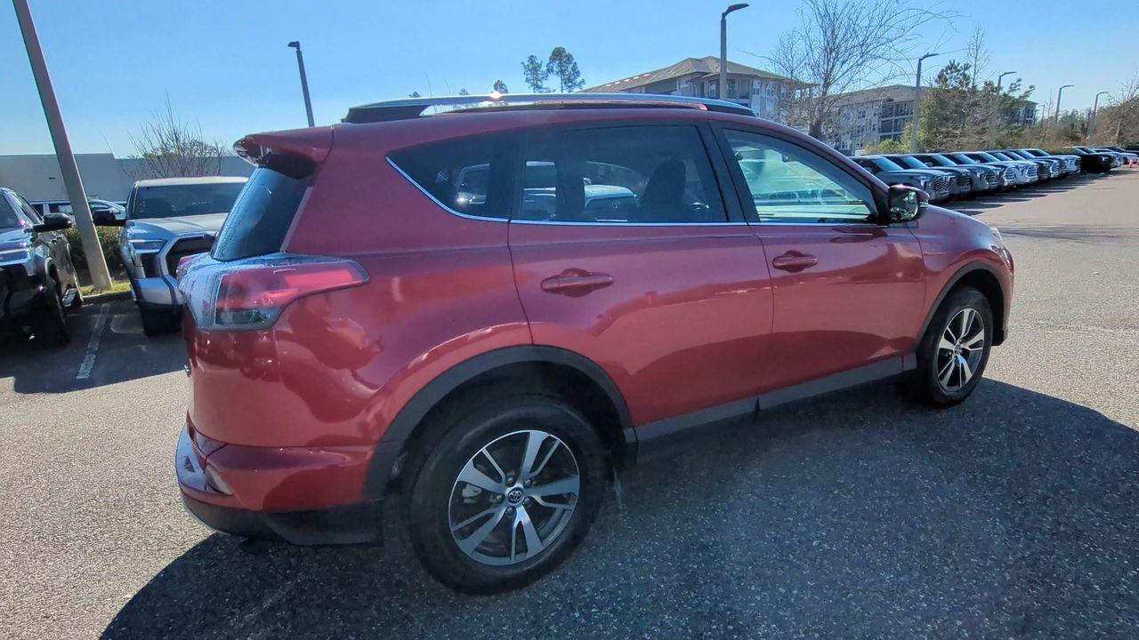 Toyota Rav4 Xle Fwd - Thumbnail 2