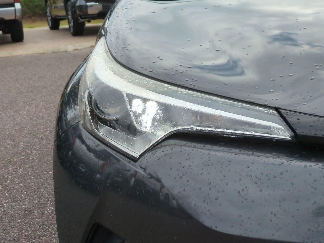 Toyota C-Hr Xle Premium Fwd Sport Utility - Thumbnail 11