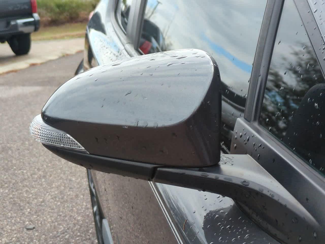 Toyota C-Hr Xle Premium Fwd Sport Utility - Thumbnail 13