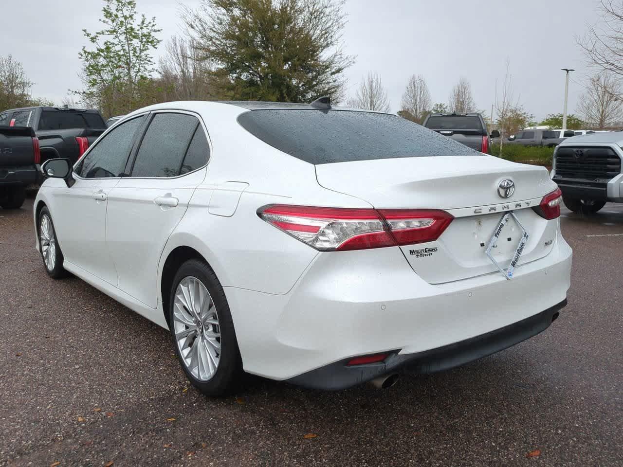 Toyota Camry Xle V6 Fwd - Thumbnail 5