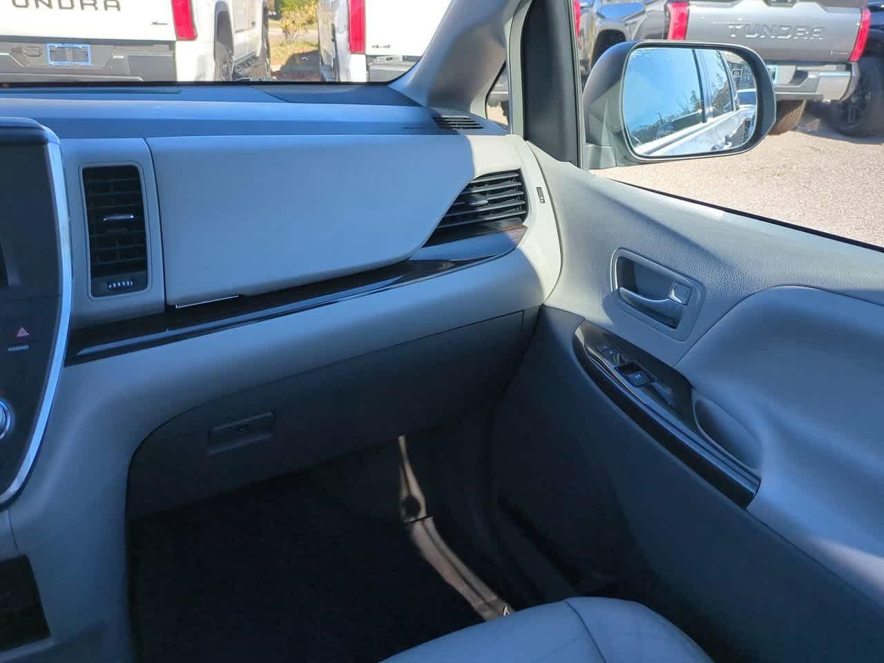 Toyota Sienna Xle Fwd - Thumbnail 18