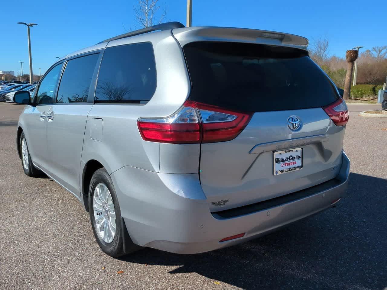Toyota Sienna Xle Fwd - Thumbnail 5