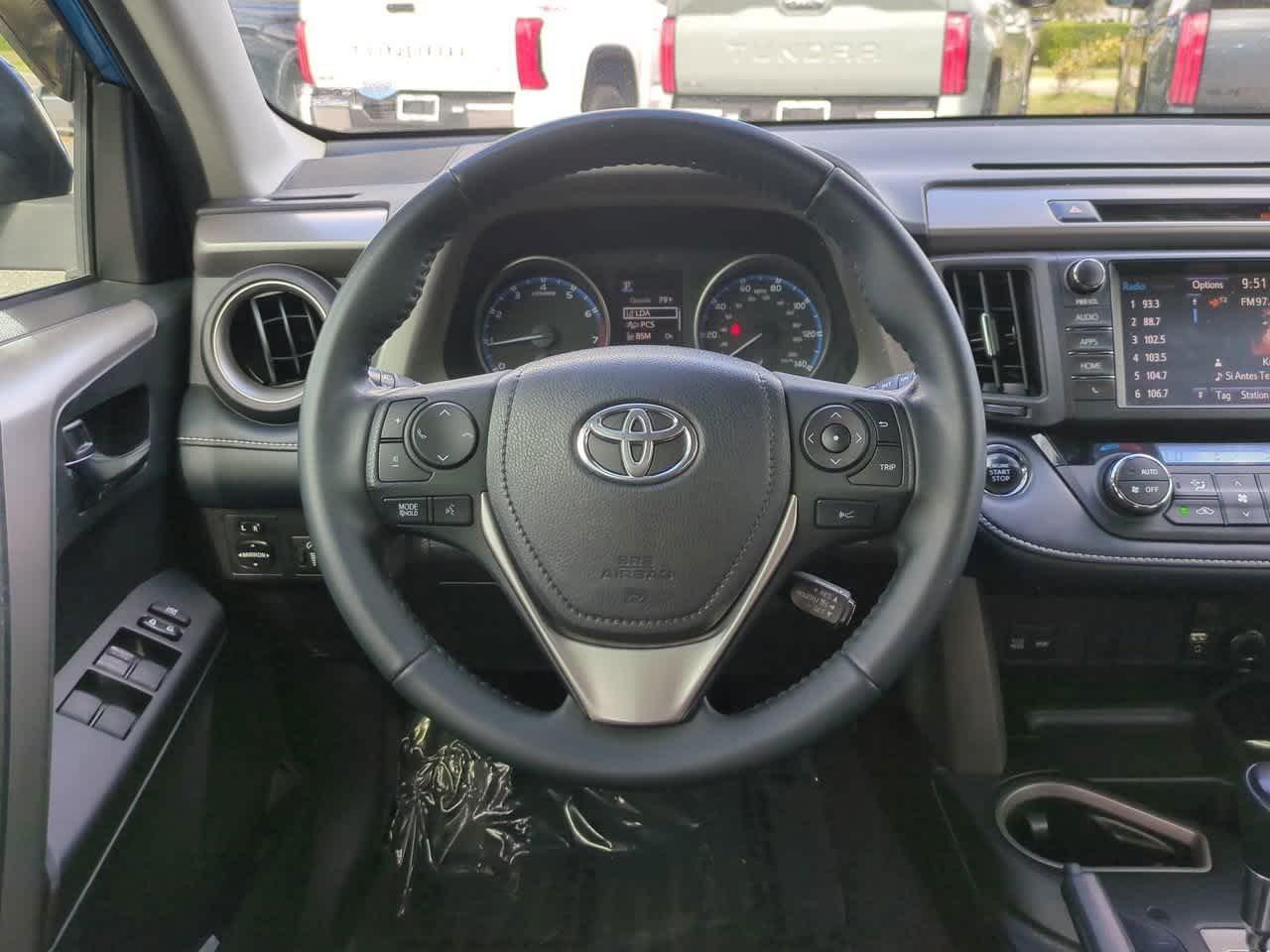 Toyota Rav4 Xle With Navigation - Thumbnail 16