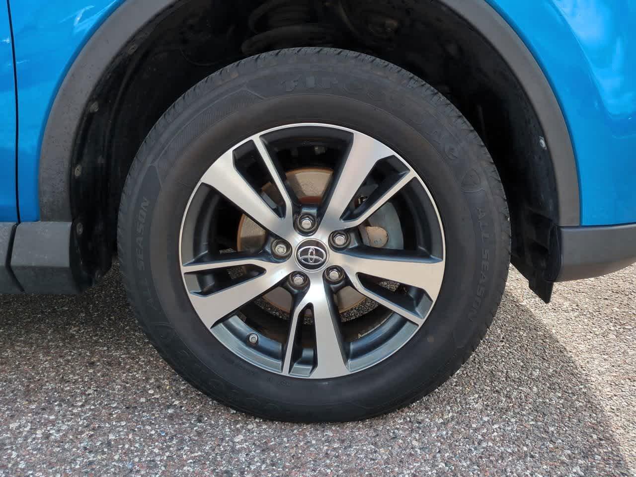 Toyota Rav4 Xle With Navigation - Thumbnail 12