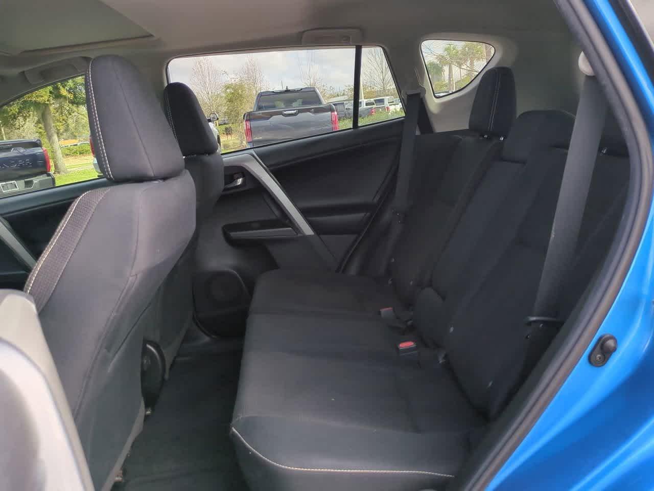 Toyota Rav4 Xle With Navigation - Thumbnail 14