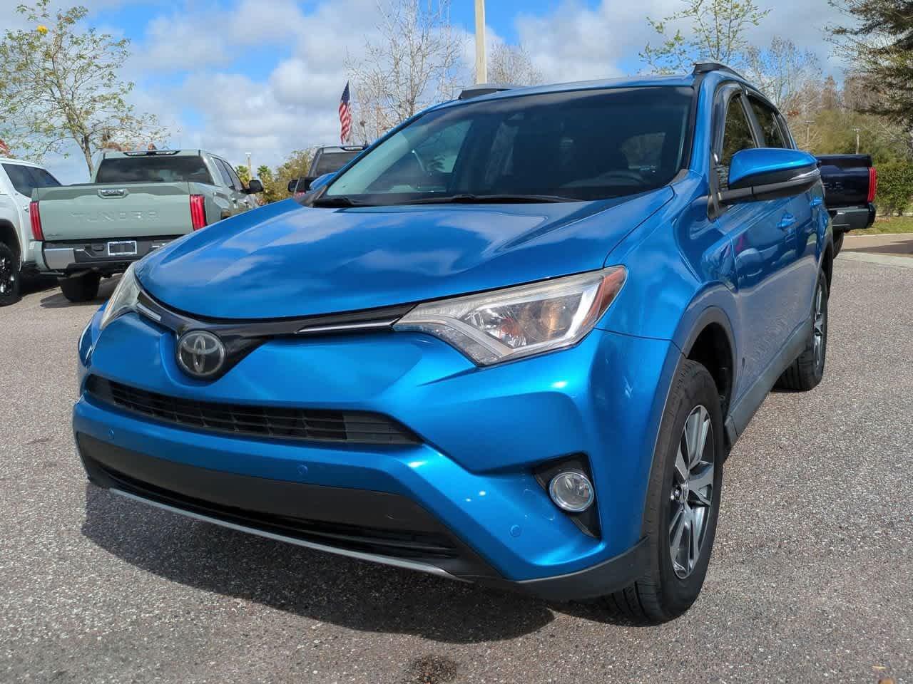 Toyota Rav4 Xle With Navigation - Thumbnail 3