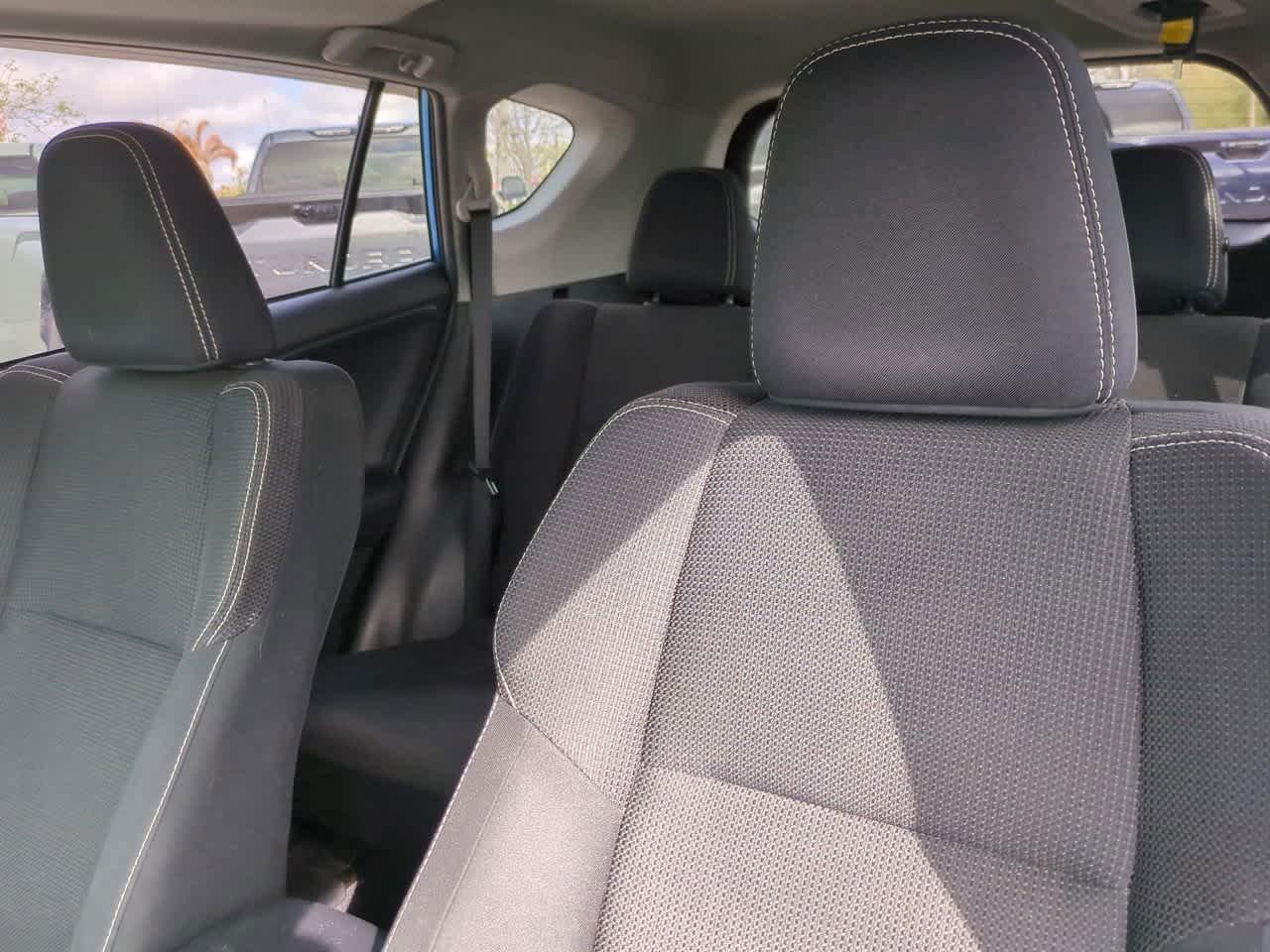 Toyota Rav4 Xle With Navigation - Thumbnail 9