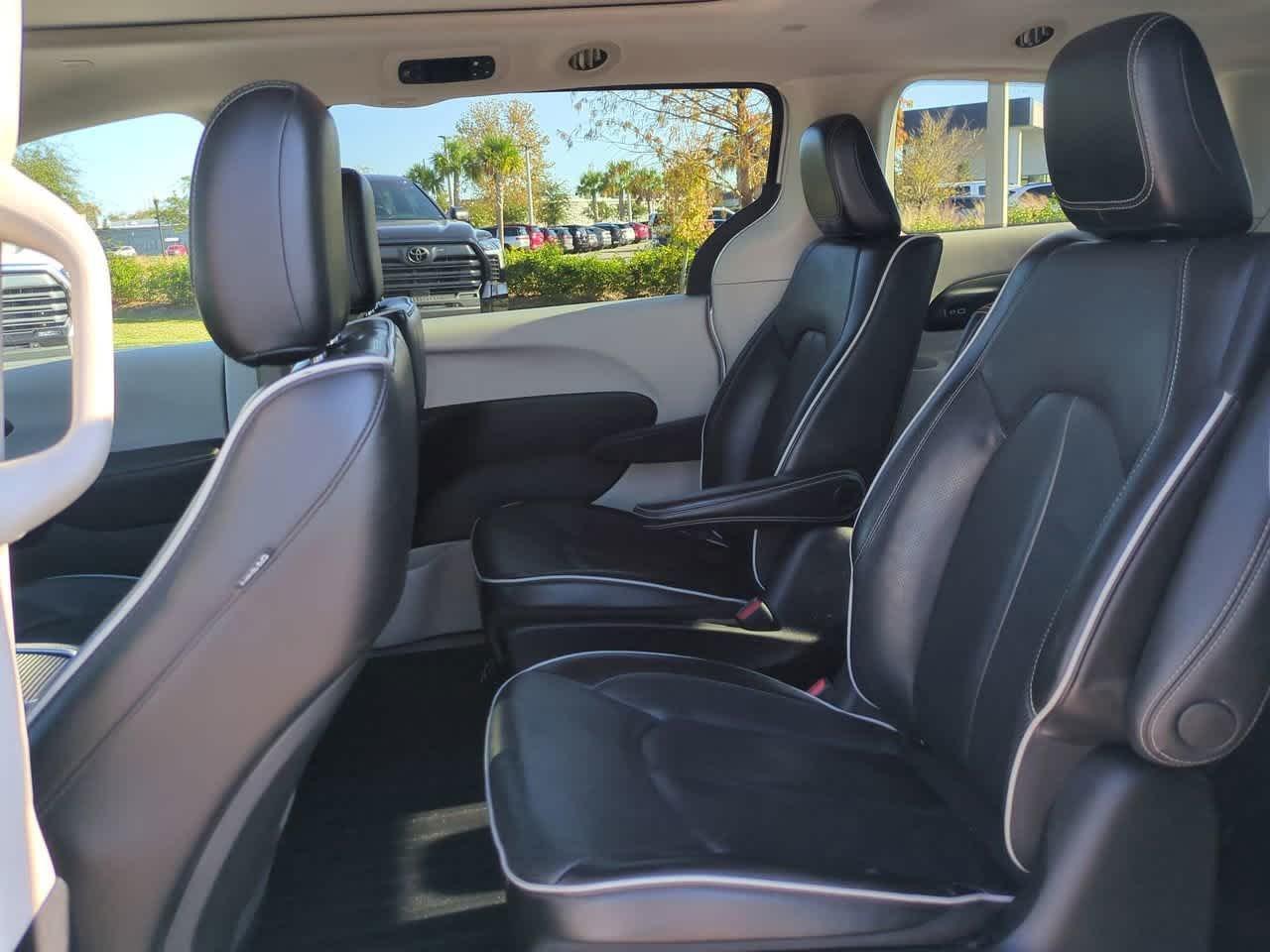 Chrysler Pacifica Hybrid Limited Fwd - Thumbnail 15