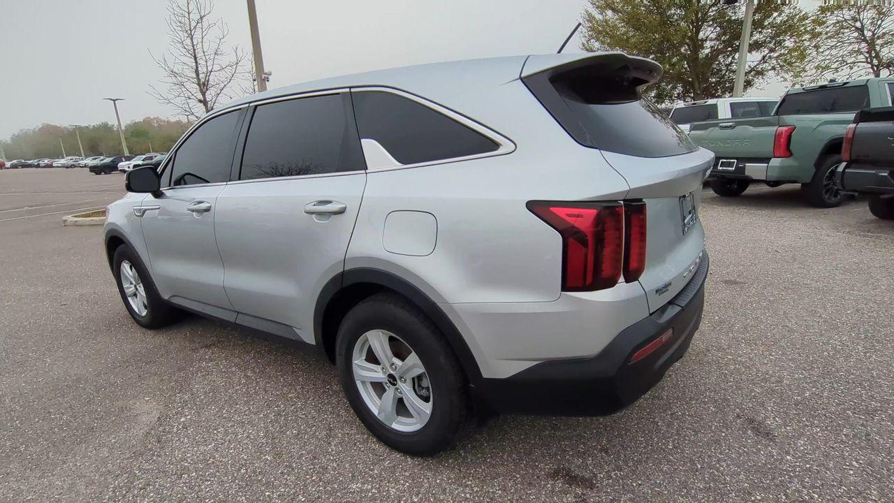 Kia Sorento Lx Fwd - Thumbnail 2