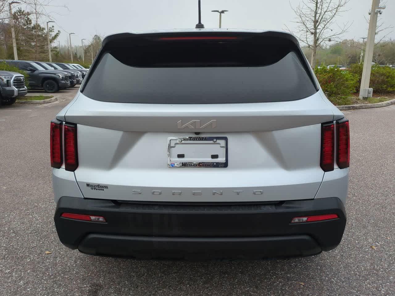 Kia Sorento Lx Fwd - Thumbnail 6