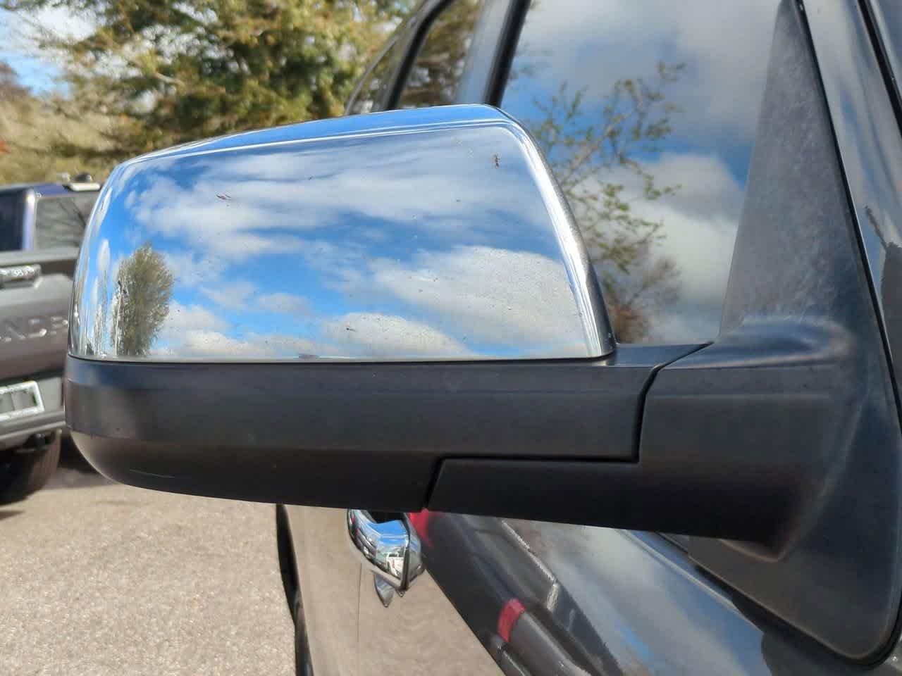 Toyota Sequoia Ltd Rwd - Thumbnail 13