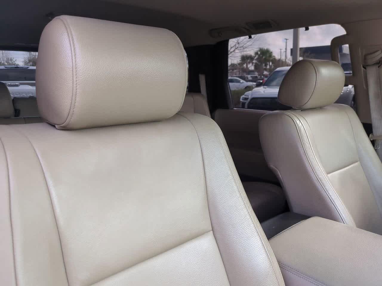 Toyota Sequoia Ltd Rwd - Thumbnail 8