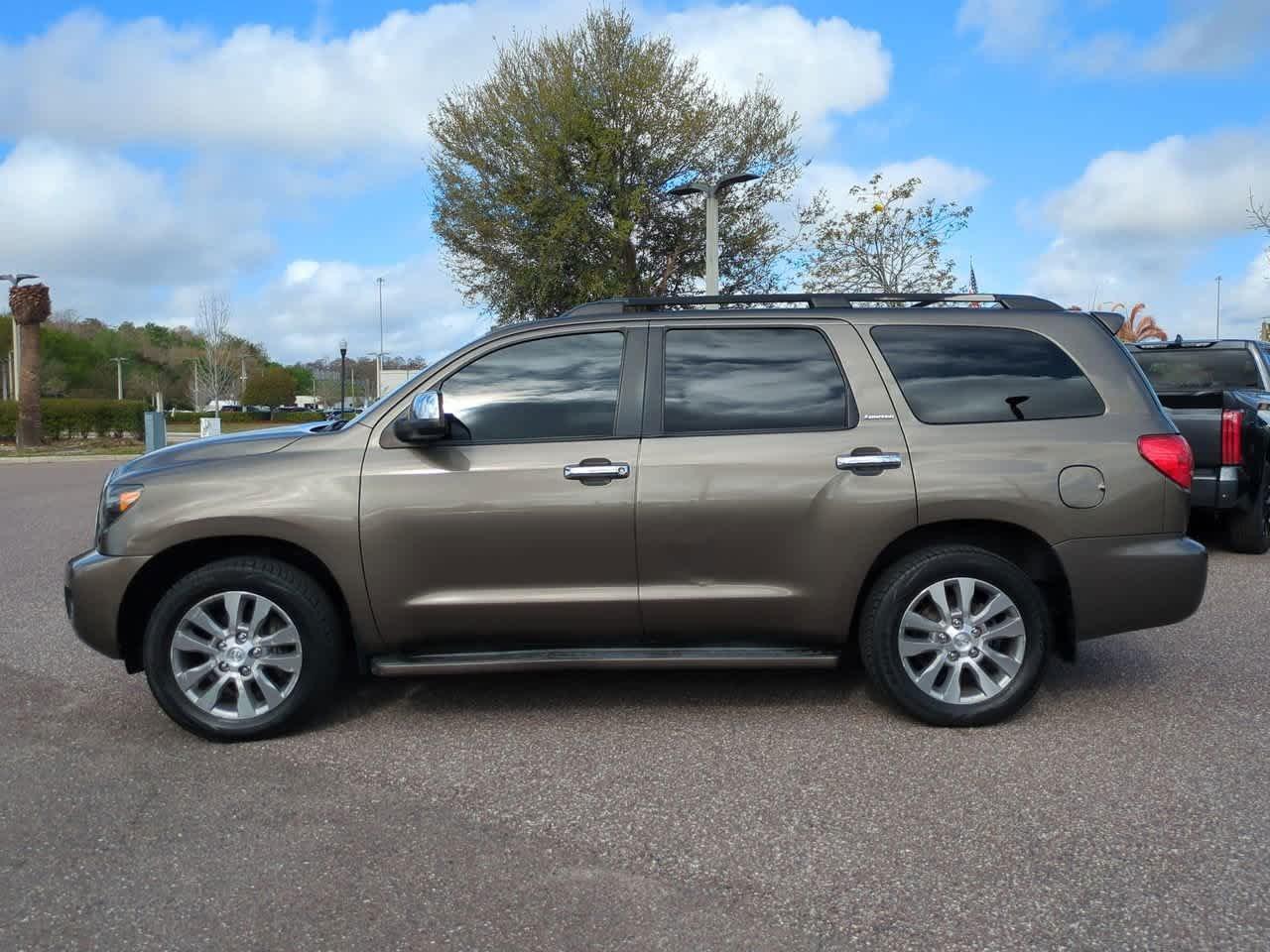 Toyota Sequoia Ltd Rwd - Thumbnail 4