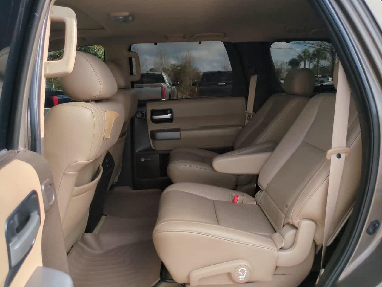 Toyota Sequoia Ltd Rwd - Thumbnail 15