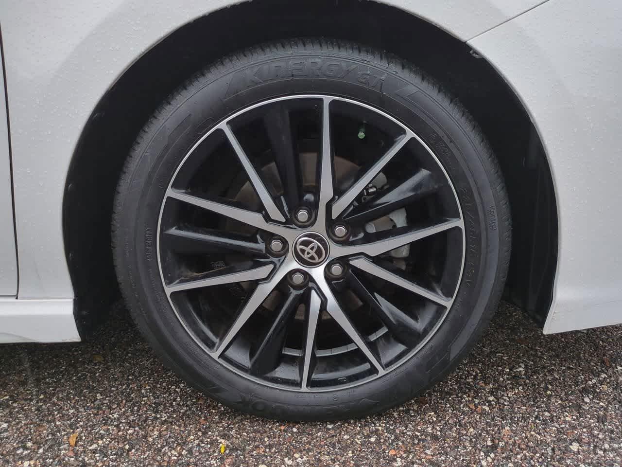 Toyota Camry Se Fwd 4Dr Car - Thumbnail 12