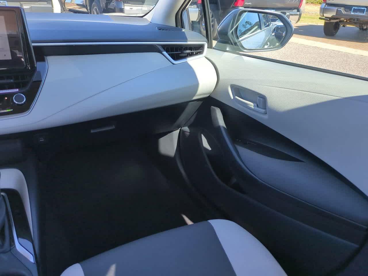 Toyota Corolla Le Fwd 4Dr Car - Thumbnail 17