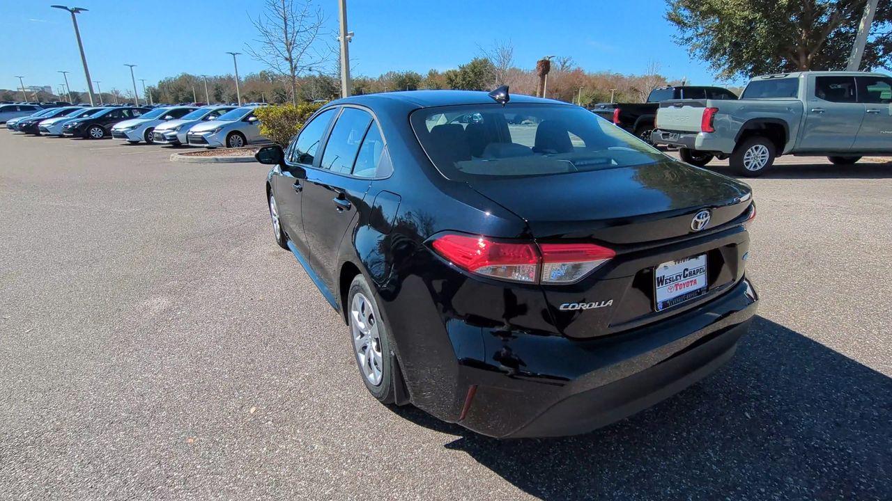 Toyota Corolla Le Fwd 4Dr Car - Thumbnail 2