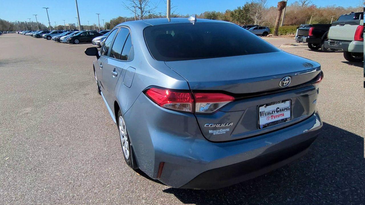 Toyota Corolla Le Fwd 4Dr Car - Thumbnail 2