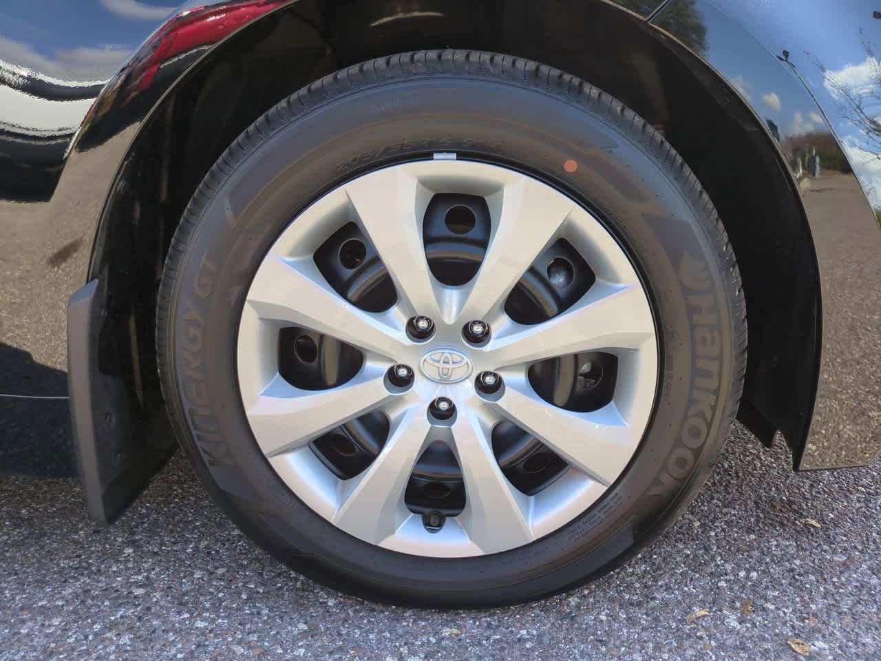 Toyota Corolla Le Fwd 4Dr Car - Thumbnail 12