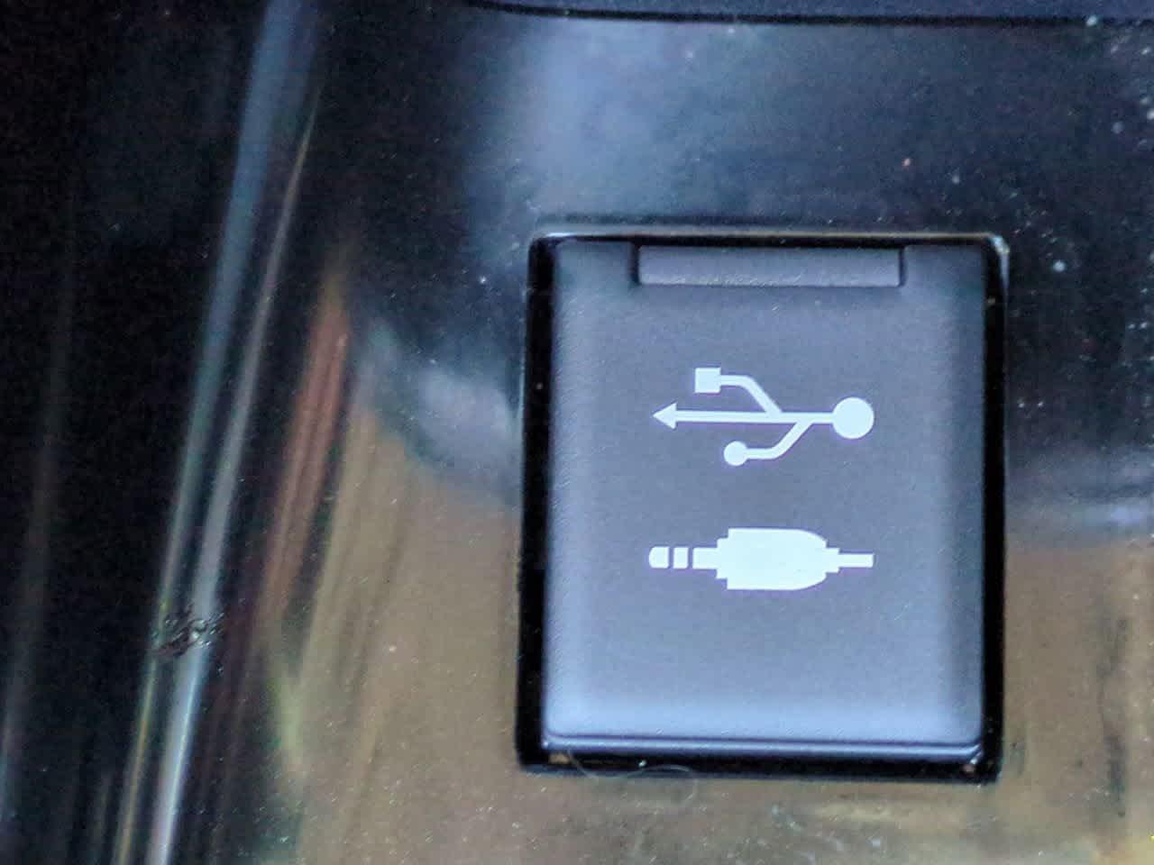 Toyota Prius Xle Awd - Thumbnail 20