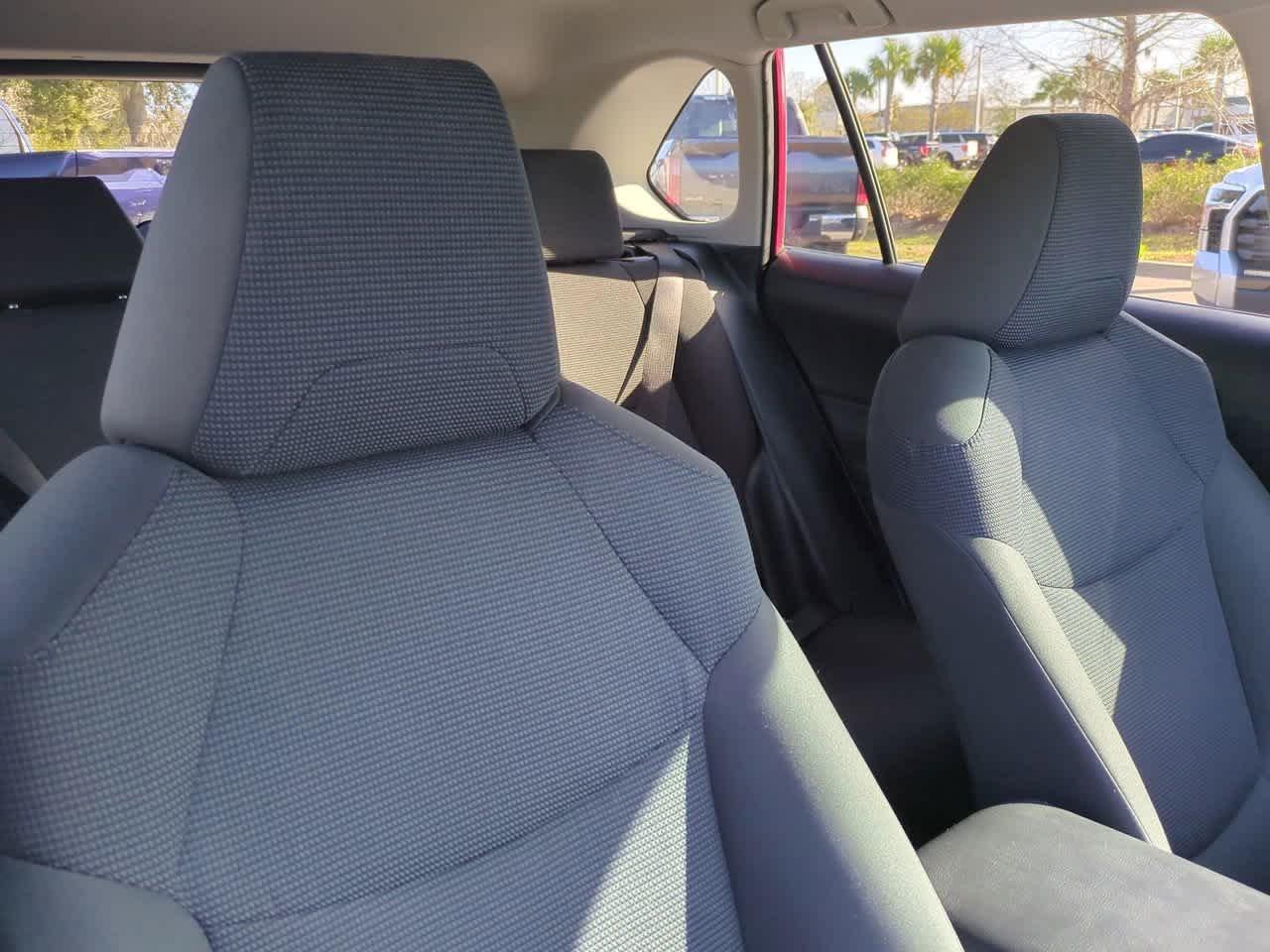 Toyota Rav4 Le Fwd Sport Utility - Thumbnail 8