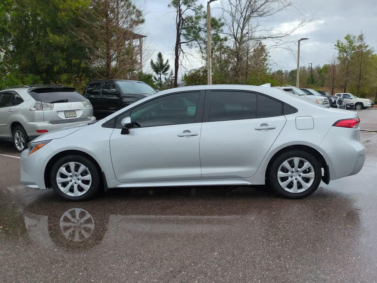 Toyota Corolla Le Fwd 4Dr Car - Thumbnail 4