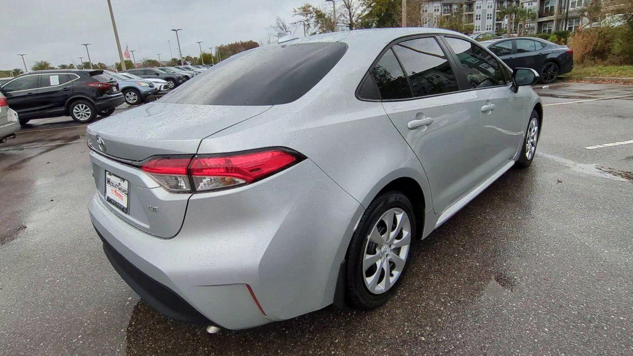 Toyota Corolla Le Fwd 4Dr Car - Thumbnail 2