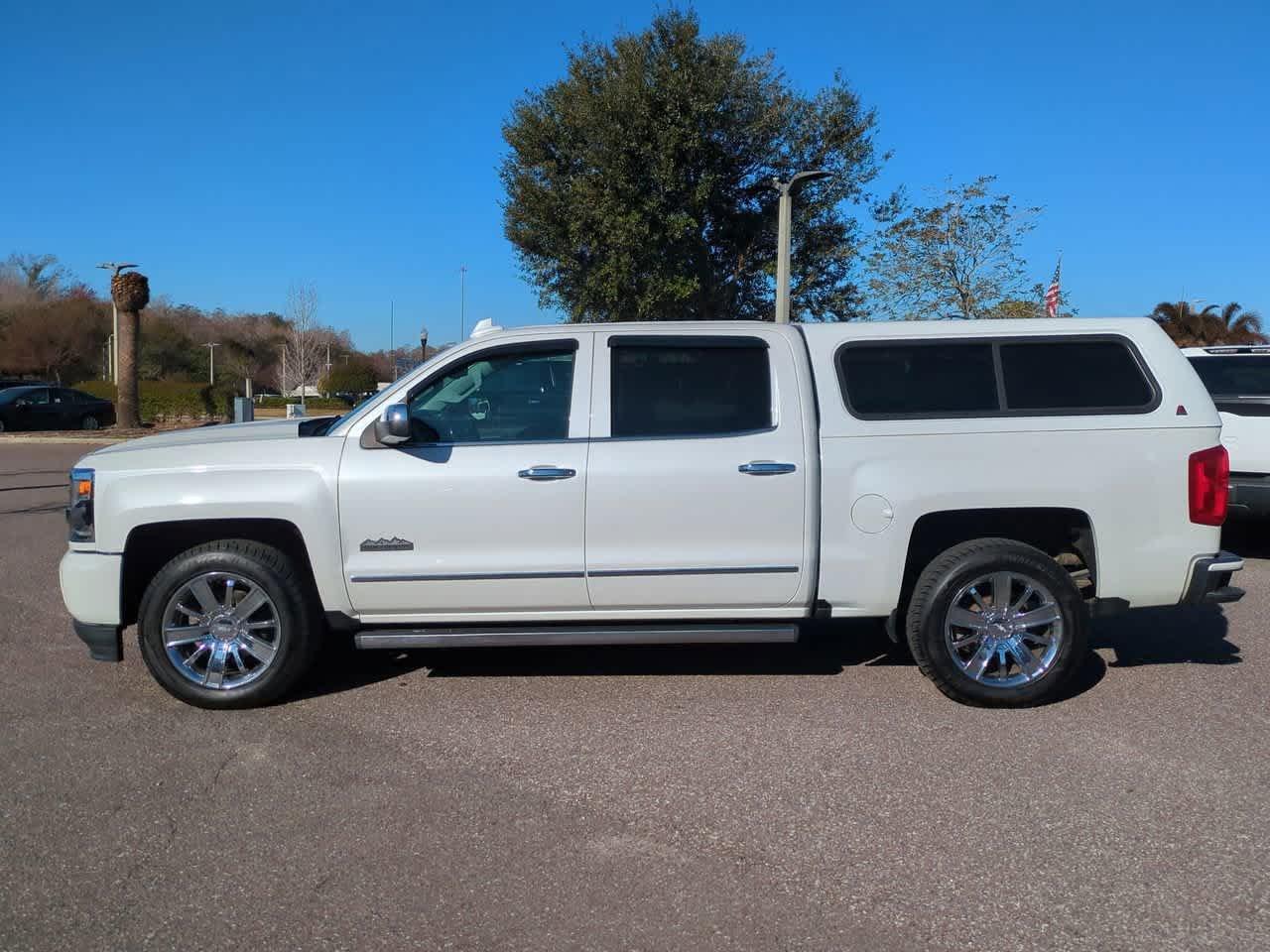 Chevrolet Silverado 1500 High Country Rwd Crew Cab - Thumbnail 4