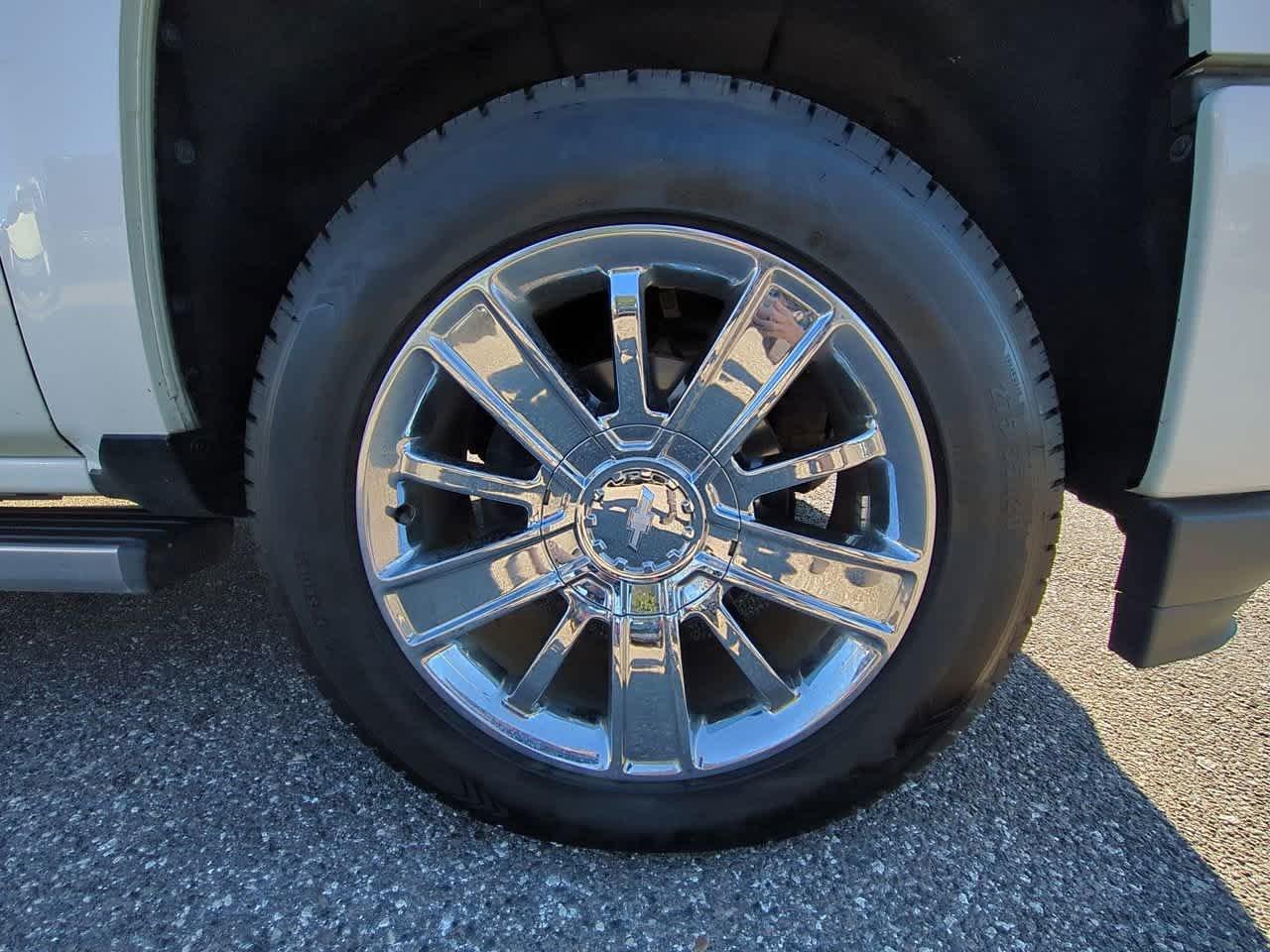 Chevrolet Silverado 1500 High Country Rwd Crew Cab - Thumbnail 12