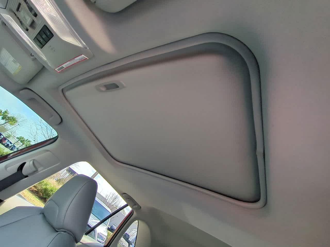 Toyota Rav4 Xle Premium Fwd Sport Utility - Thumbnail 20