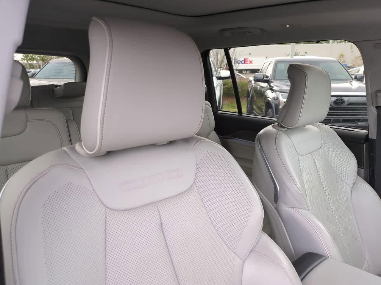 Jeep Grand Cherokee L Overland Rwd - Thumbnail 8