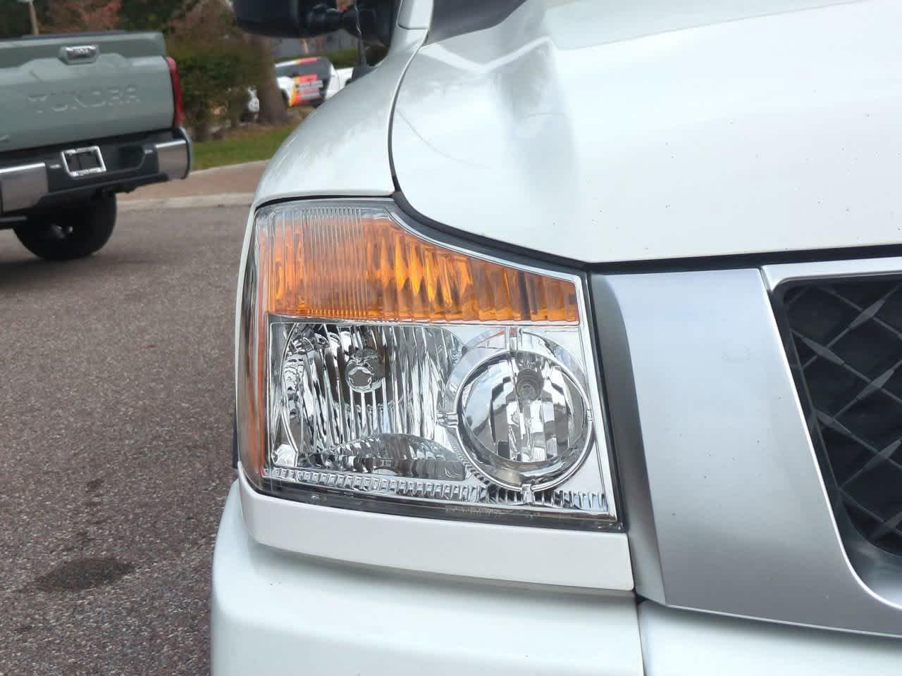 Nissan Titan Pro-4X 4Wd Crew Cab - Thumbnail 11