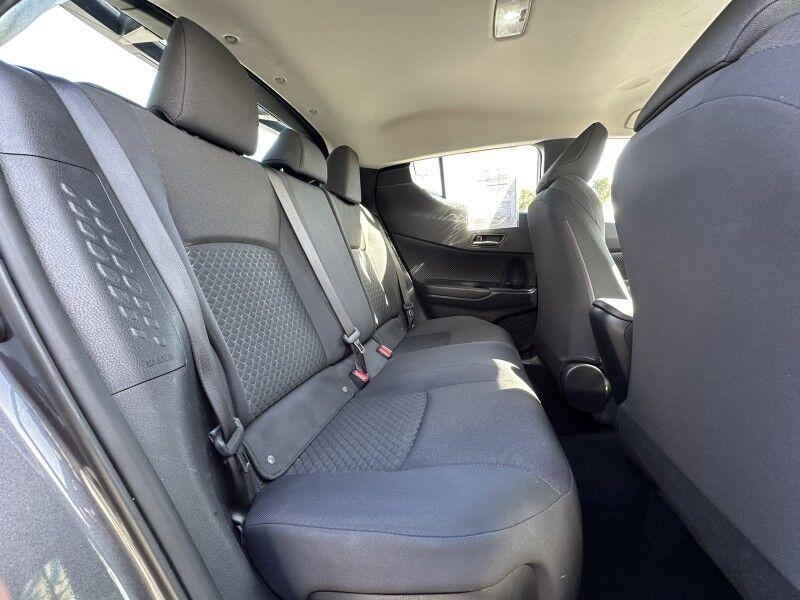 Toyota C-HR - Thumbnail 17