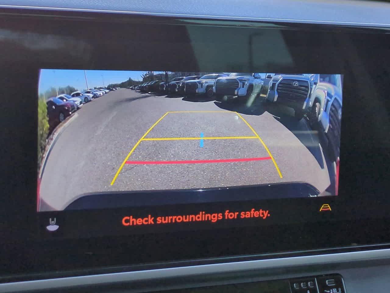 Toyota Camry Xle With Navigation - Thumbnail 20