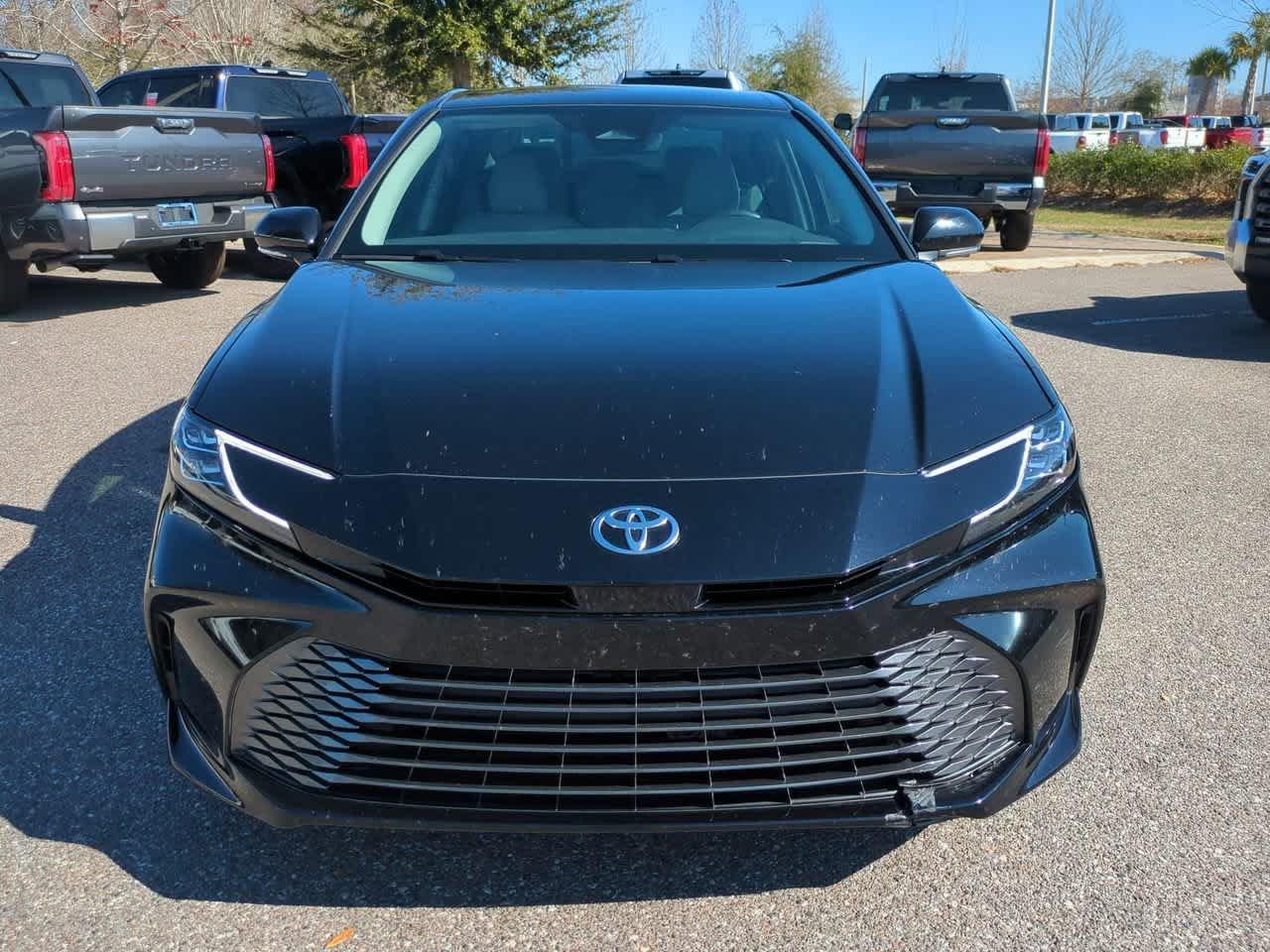 Toyota Camry Xle With Navigation - Thumbnail 10