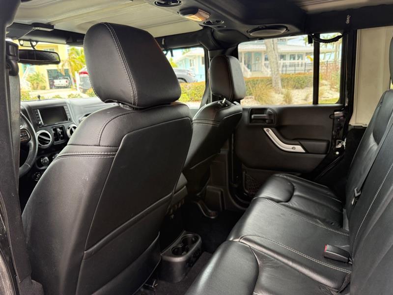 Jeep Wrangler Unlimited Sahara 4Wd - Thumbnail 12