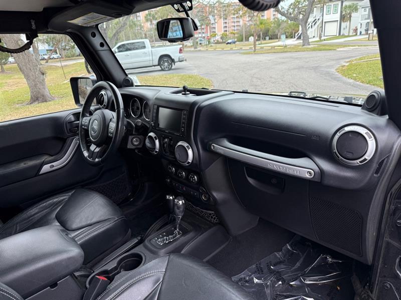 Jeep Wrangler Unlimited Sahara 4Wd - Thumbnail 17