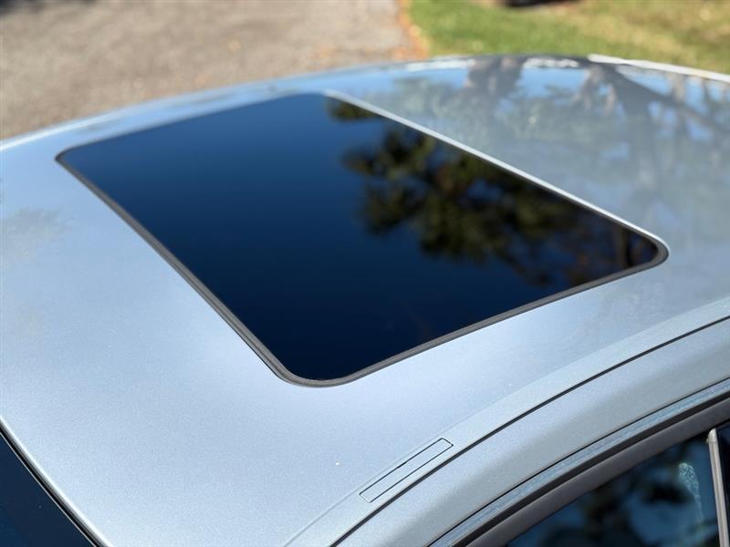 Mercedes-Benz E-Class E350 Sedan - Thumbnail 9