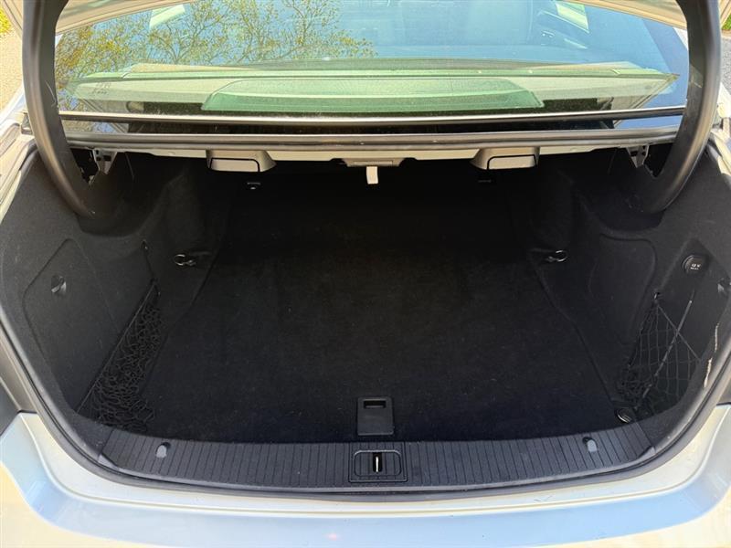 Mercedes-Benz E-Class E350 Sedan - Thumbnail 17